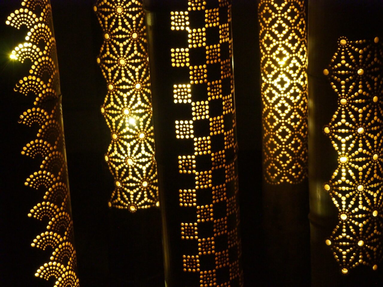 竹ランプ 〜〜蓮の影〜〜その日の気分で2つの美しさが楽しめる Amazon